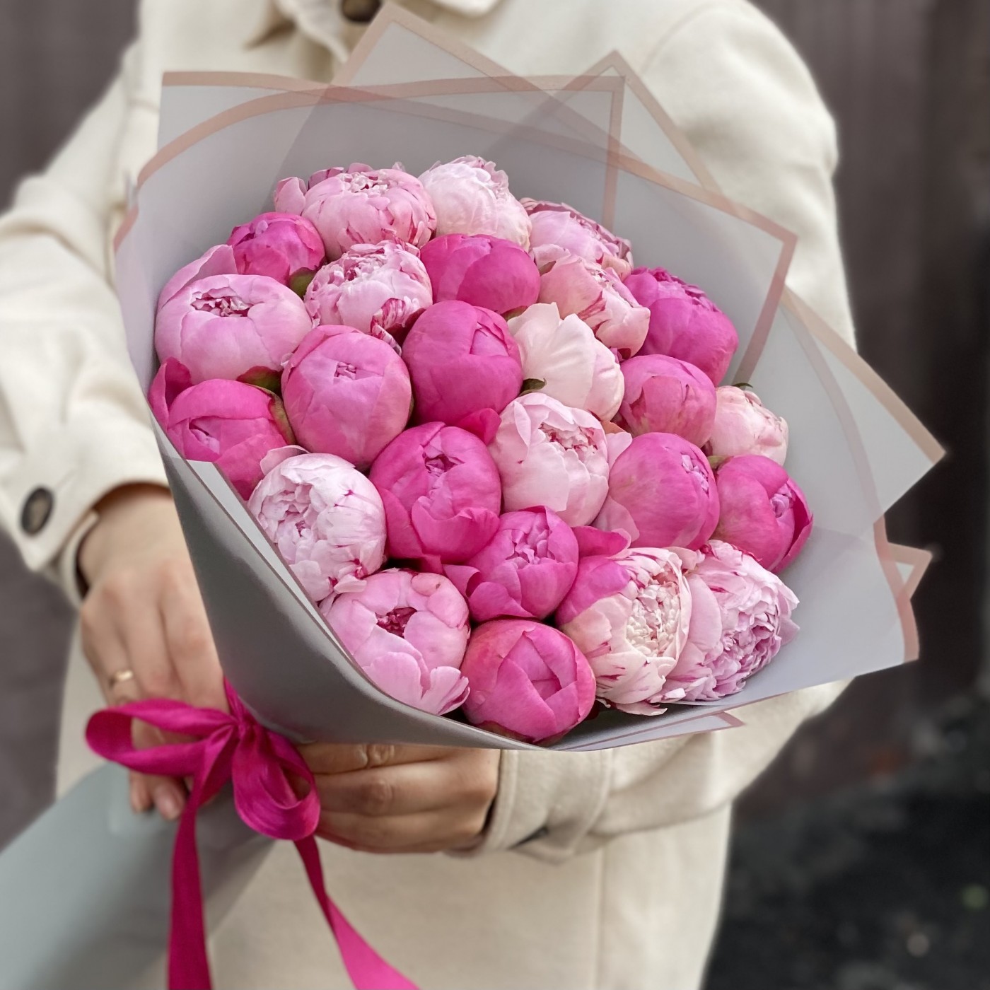 Букет из 25 пионов розовый МИКС