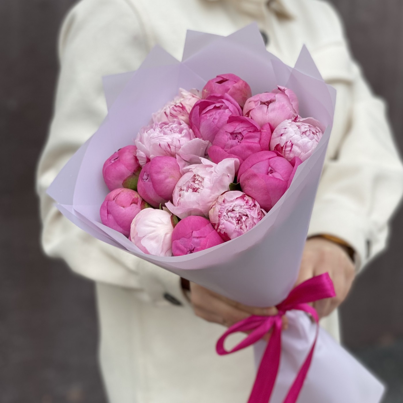 Букет из 15 пионов розовый МИКС