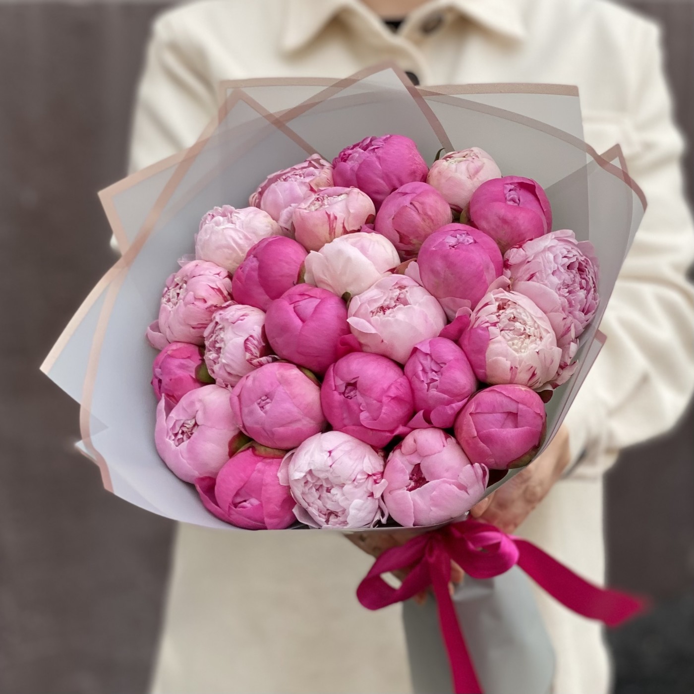 Букет из 25 пионов розовый МИКС