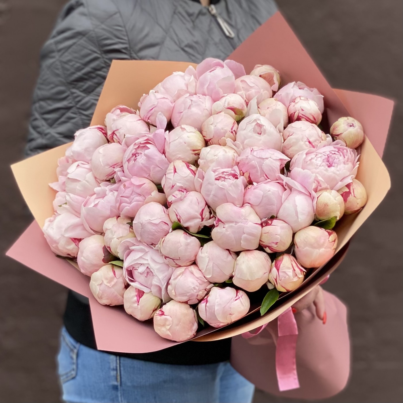 Акция! Букет из 51 розового пиона Сара Бернар