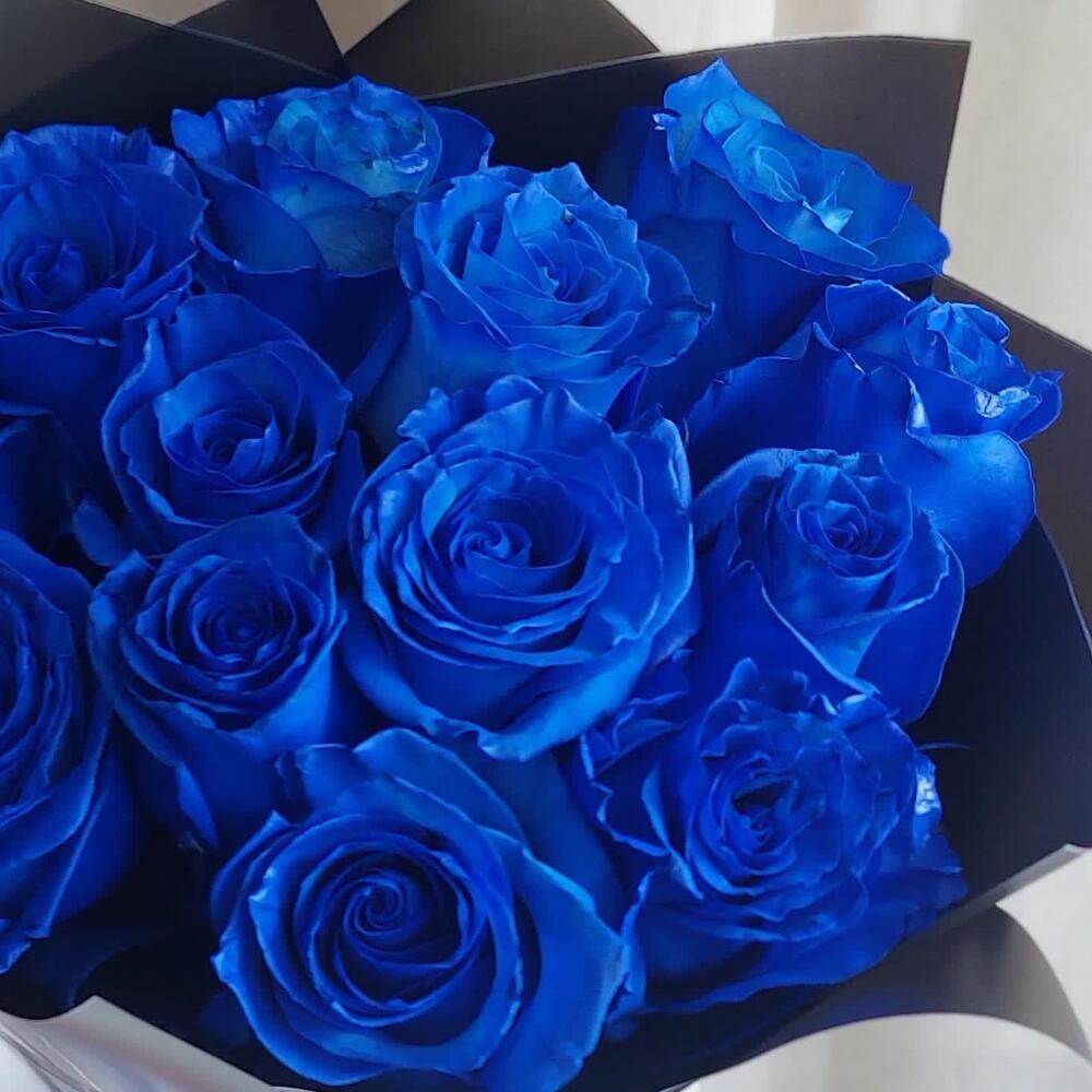 Букет из 13 синих роз
