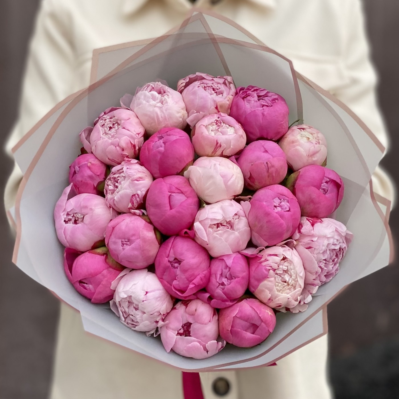 Букет из 25 пионов розовый МИКС