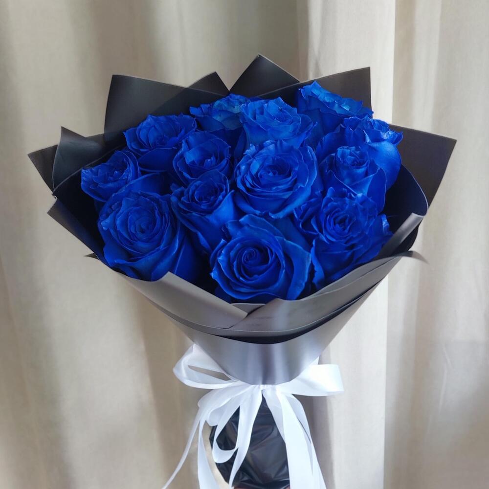 Букет из 13 синих роз