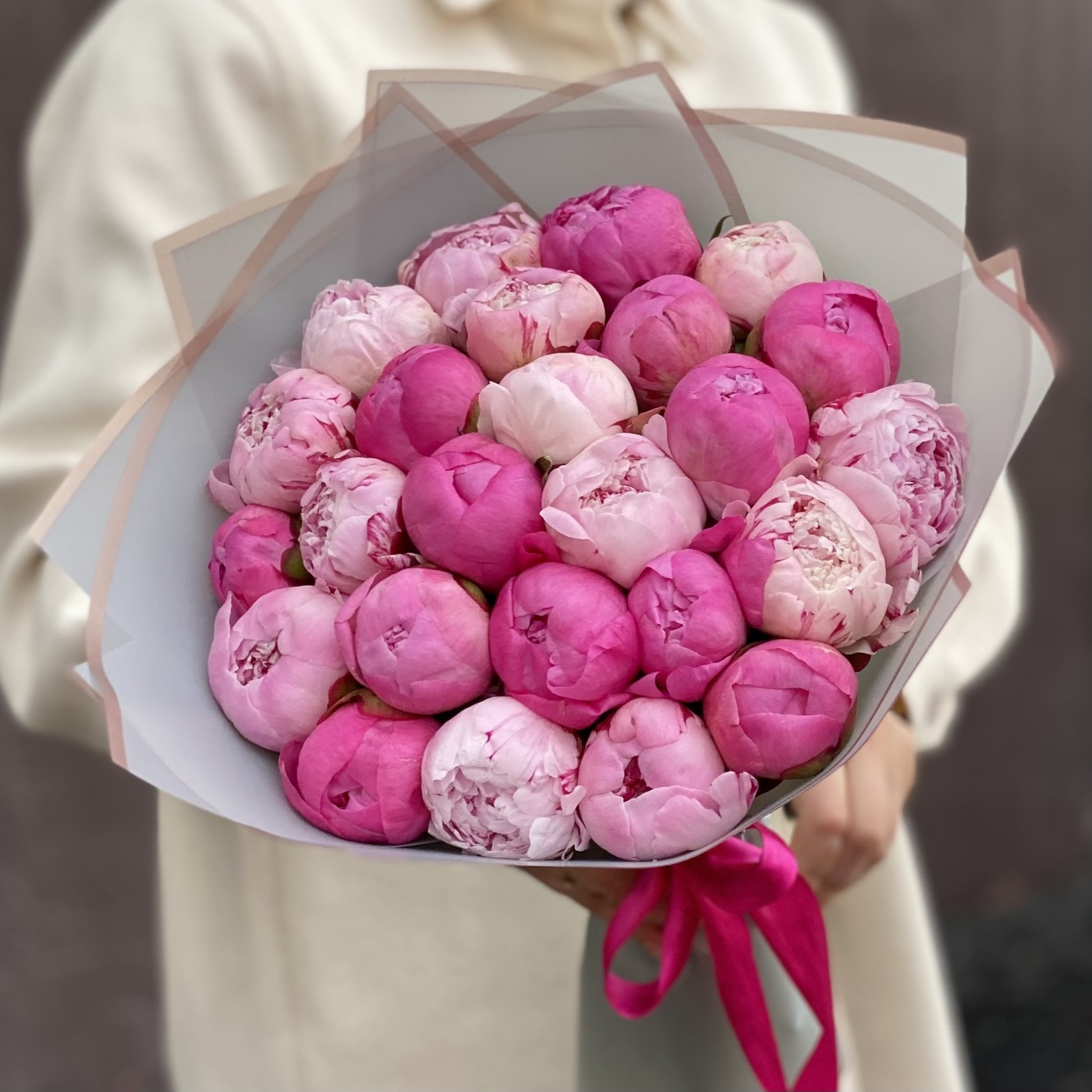 Букет из 25 пионов розовый МИКС