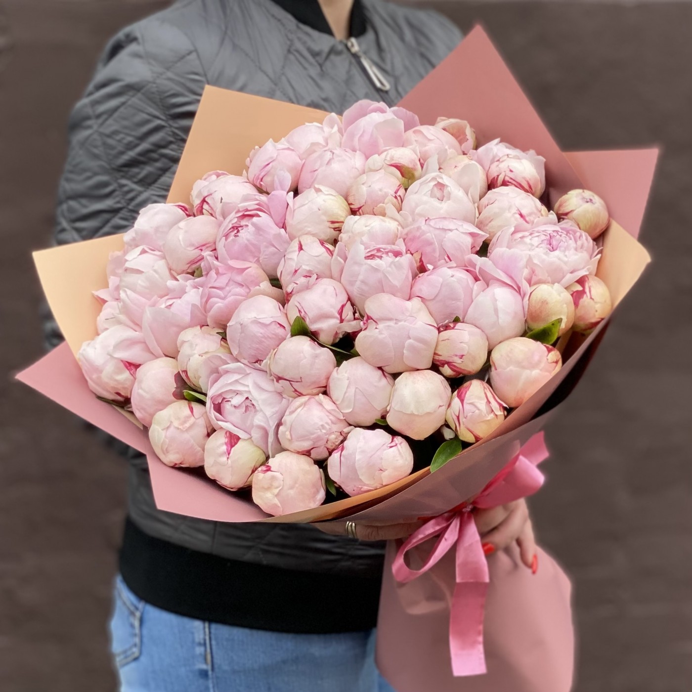 Акция! Букет из 51 розового пиона Сара Бернар