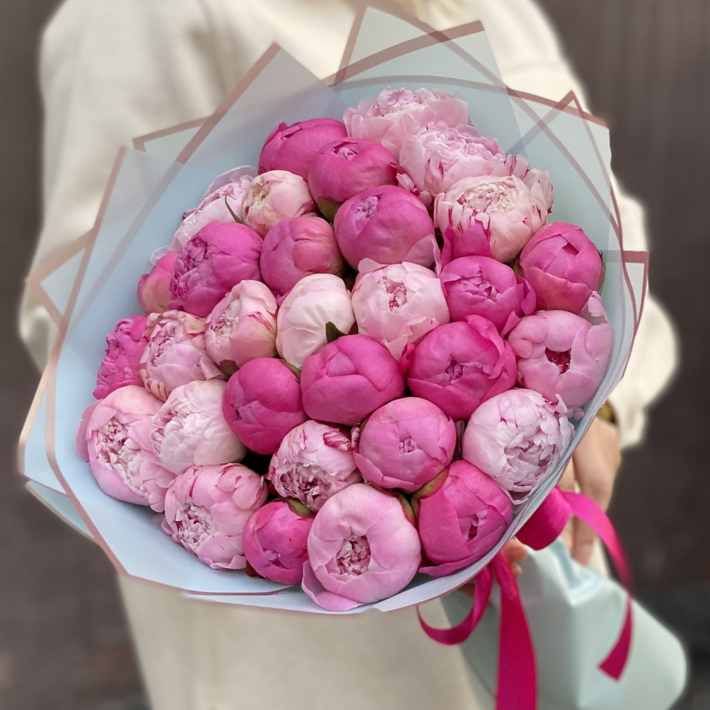 Букет из 31 пиона розовый МИКС