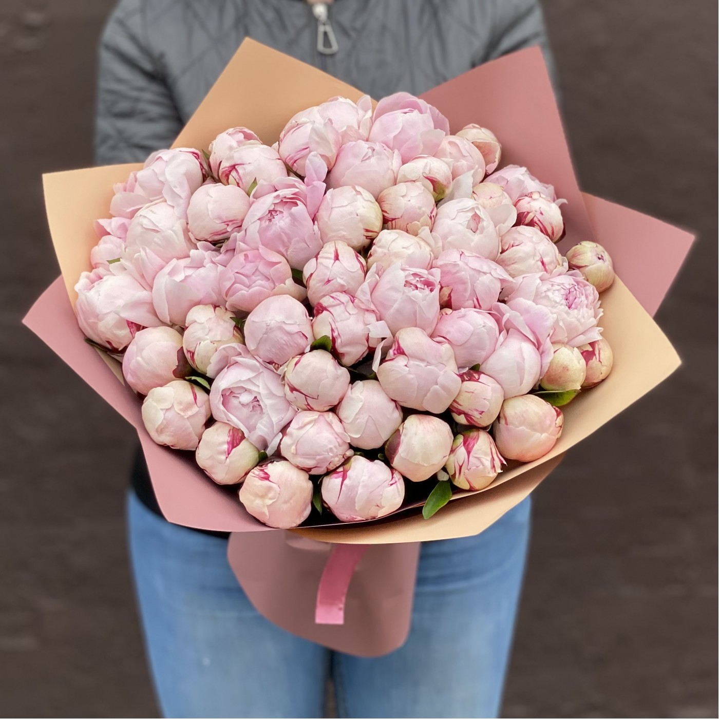 Акция! Букет из 51 розового пиона Сара Бернар