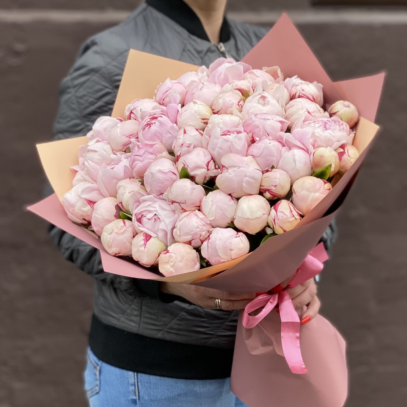 Акция! Букет из 51 розового пиона Сара Бернар