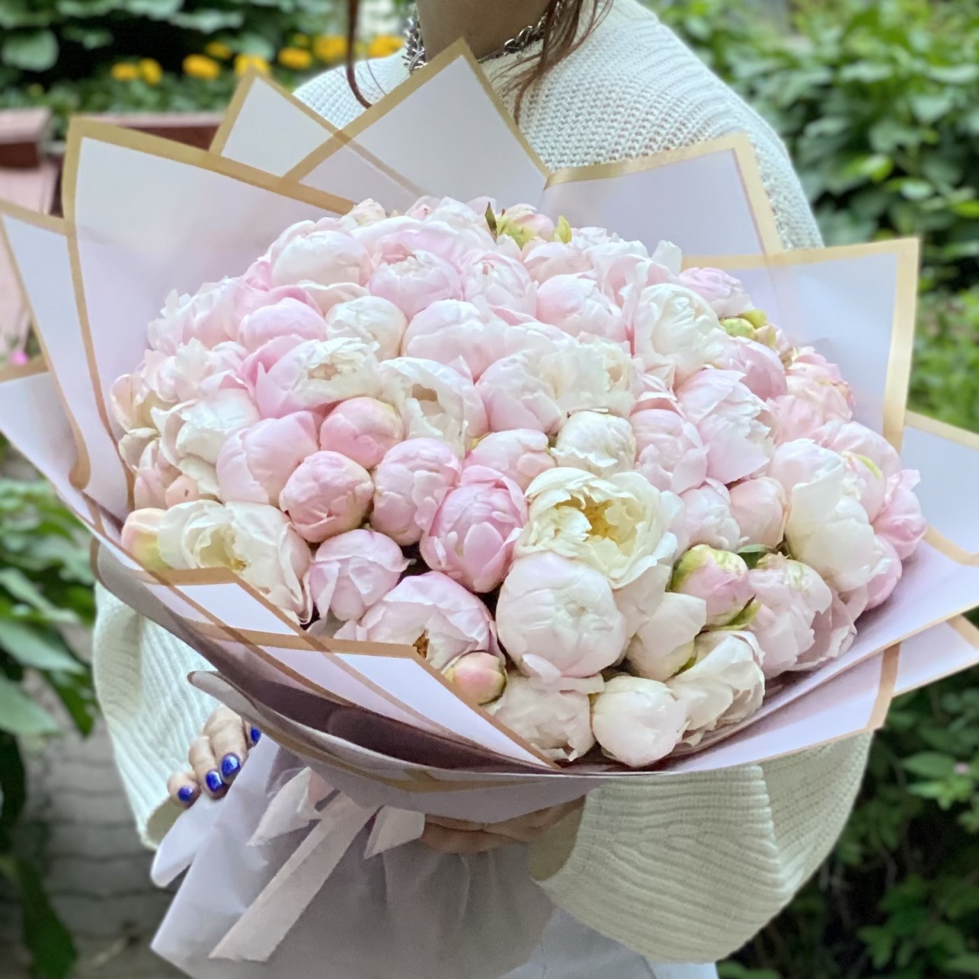 101 светло-розовый пион